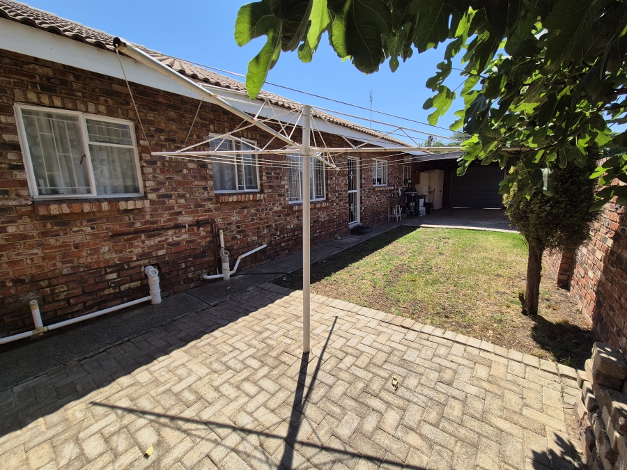 2 Bedroom Property for Sale in La Hoff North West